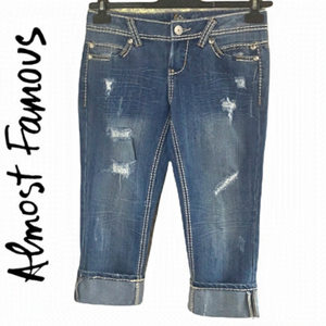 ALMOST famous Medium Blue Wash Distressed Capris Jeans Size 5